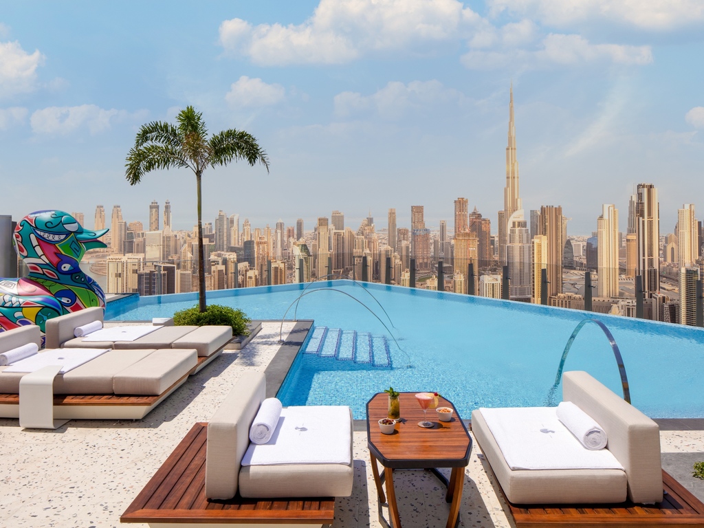 ? SLS Dubai Hotel & Residences ?